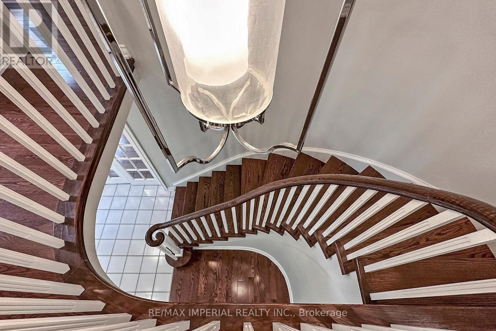 2 Craigleith Crescent, Richmond Hill, Ontario  L4E 2L5 - Photo 19 - N13858602