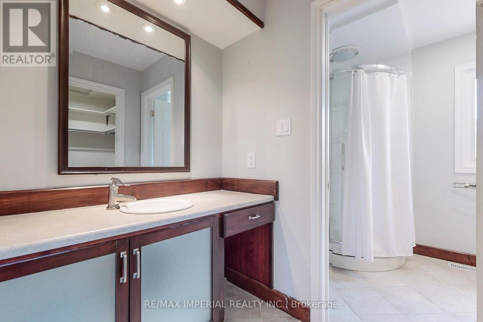 2 Craigleith Crescent, Richmond Hill, Ontario  L4E 2L5 - Photo 22 - N13858602