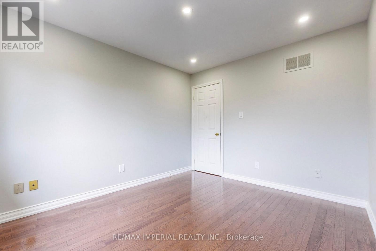 2 Craigleith Crescent, Richmond Hill, Ontario  L4E 2L5 - Photo 29 - N13858602