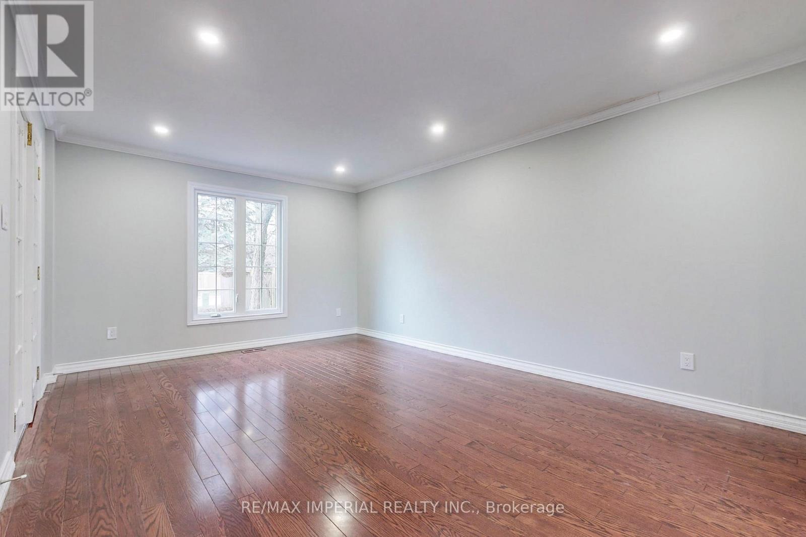 2 Craigleith Crescent, Richmond Hill, Ontario  L4E 2L5 - Photo 3 - N13858602