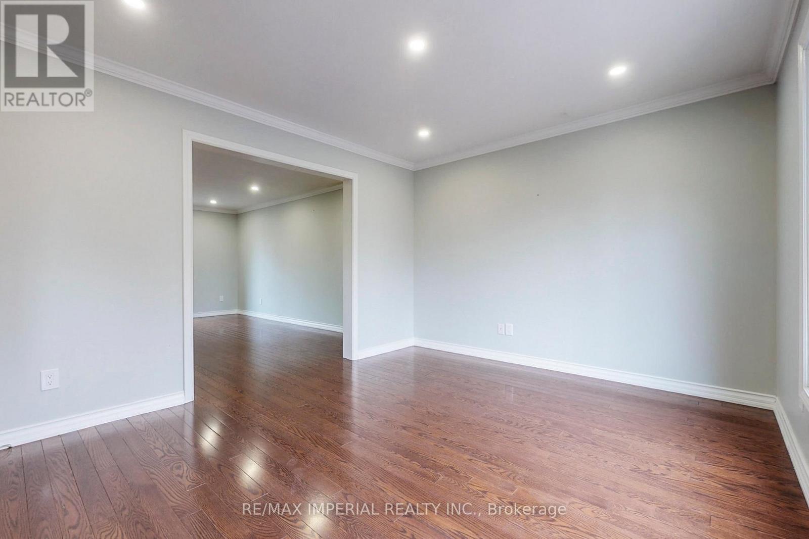 2 Craigleith Crescent, Richmond Hill, Ontario  L4E 2L5 - Photo 7 - N13858602