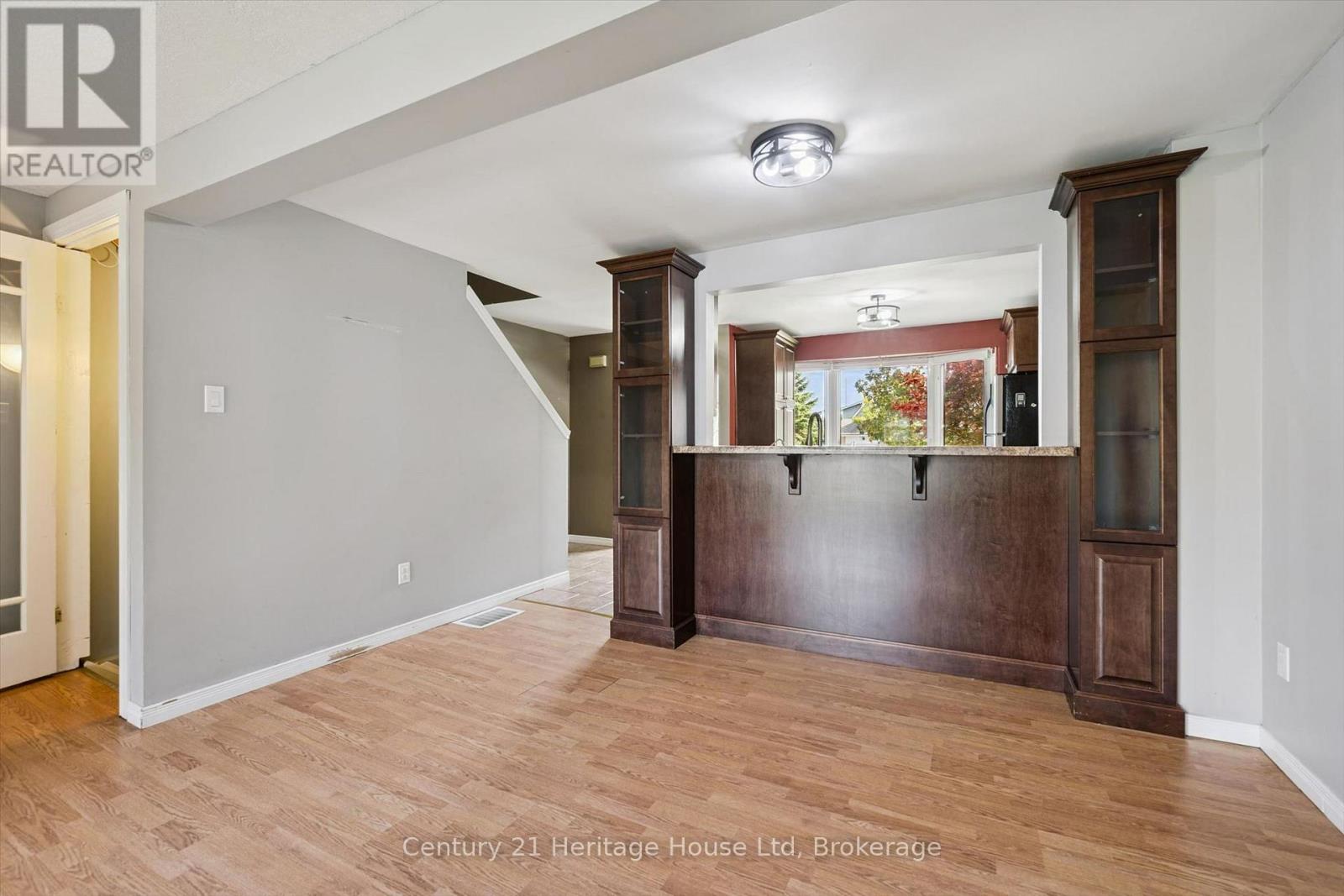 279 Strathallan Street, Centre Wellington, Ontario  N1M 3L6 - Photo 13 - X13836018