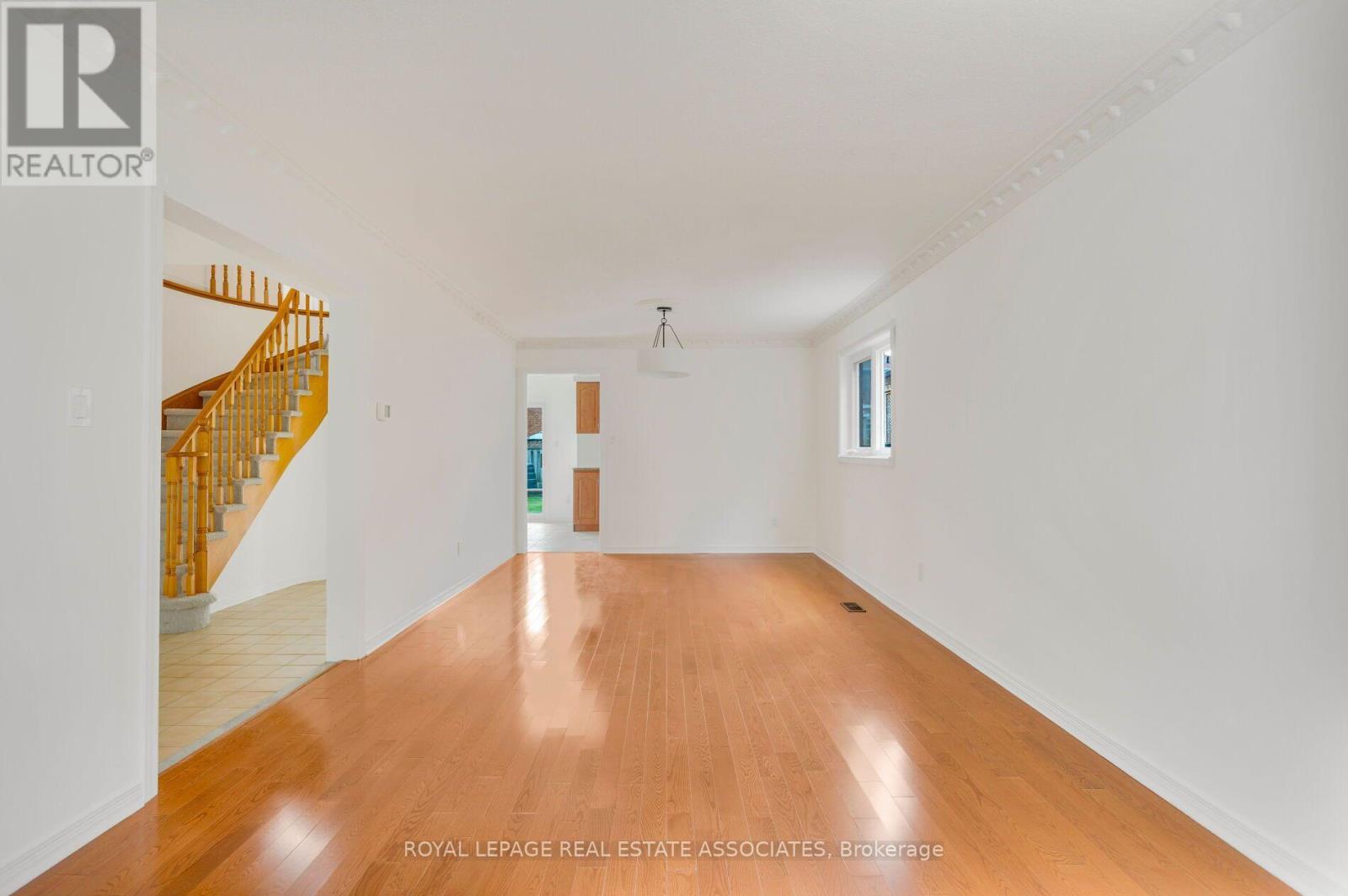 1410 Wakehurst Crescent, Oakville, Ontario  L6J 6T6 - Photo 10 - W13858636