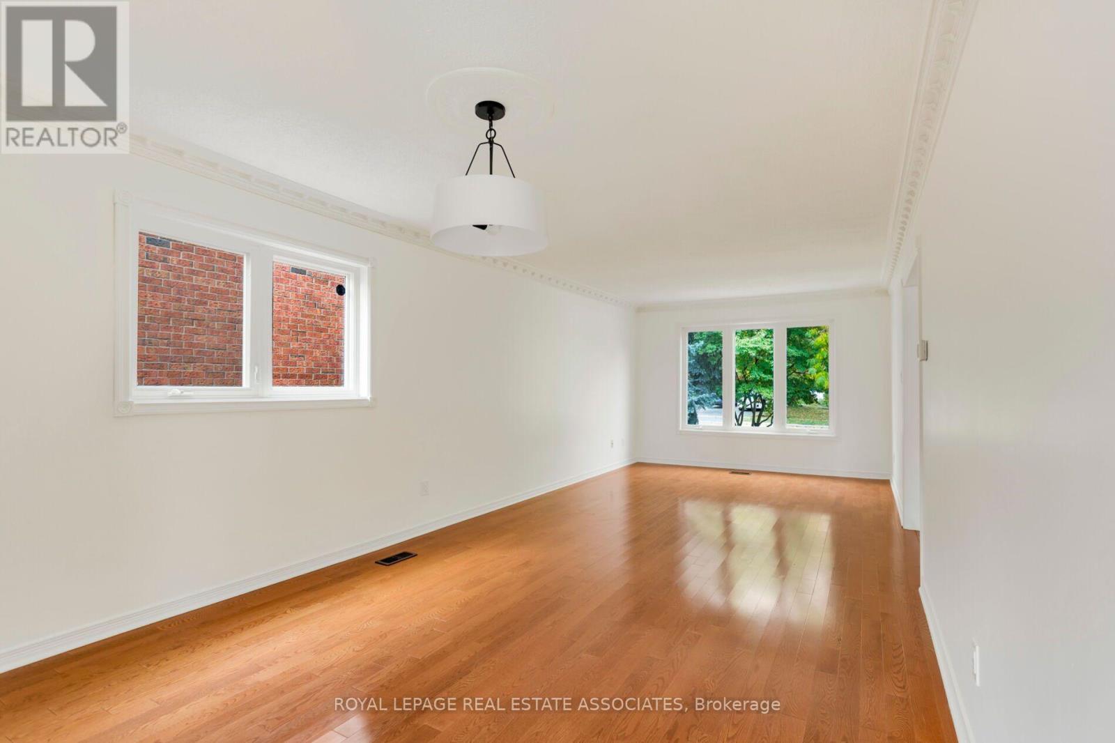1410 Wakehurst Crescent, Oakville, Ontario  L6J 6T6 - Photo 12 - W13858636