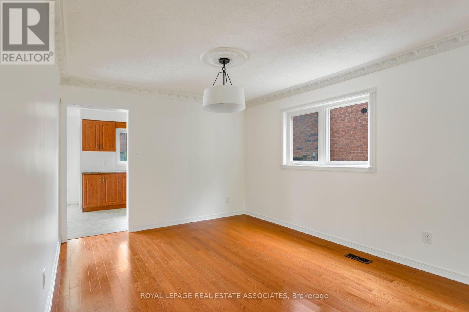 1410 Wakehurst Crescent, Oakville, Ontario  L6J 6T6 - Photo 13 - W13858636
