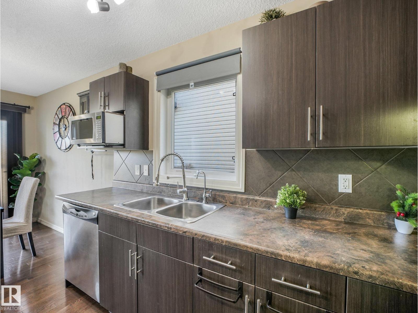 5220 1A AV SW