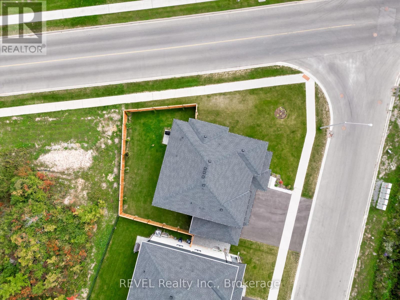 12 Westcott Road, Welland (West Welland), Ontario  L3C 0K9 - Photo 5 - X13858682