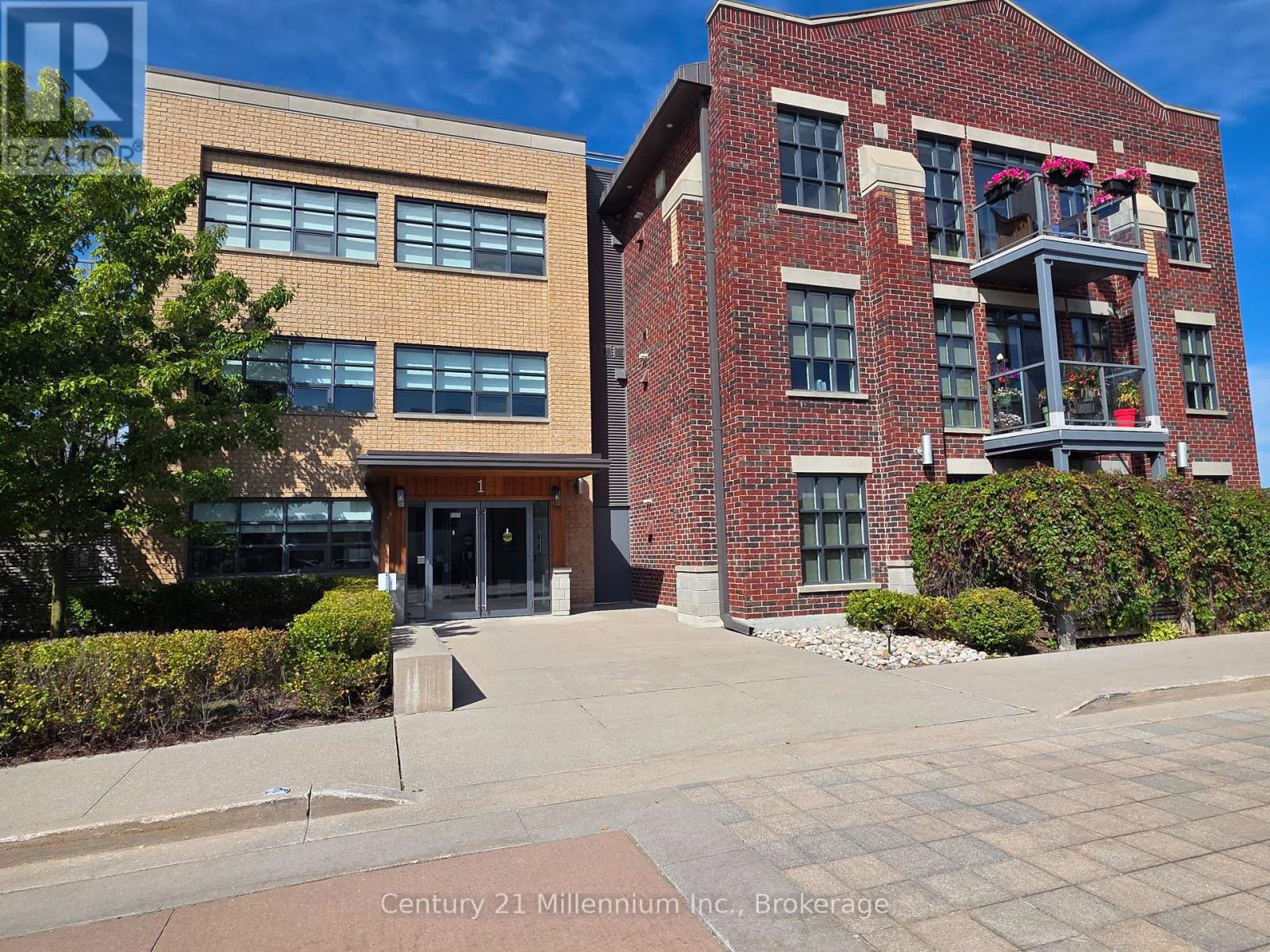 203 - 1 Shipyard Lane, Collingwood, Ontario L9Y 0W2 - Photo 1 - S13858684