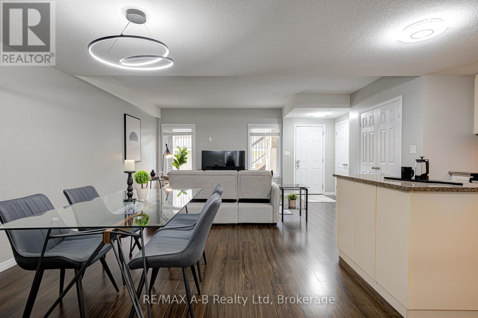 H - 242 Rachel Crescent, Kitchener, Ontario N2R 0E1 - Photo 11 - X13858694