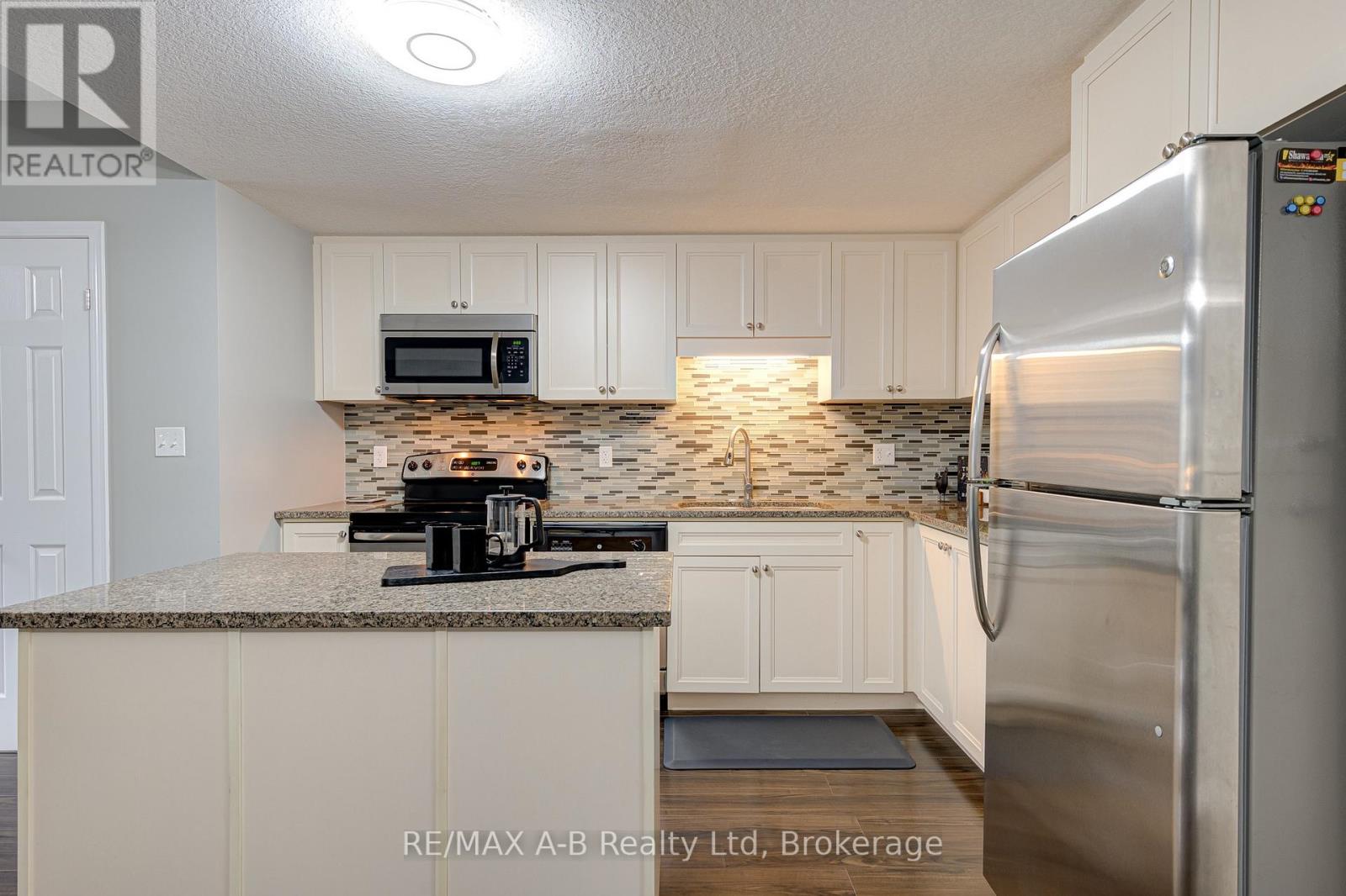 H - 242 Rachel Crescent, Kitchener, Ontario N2R 0E1 - Photo 15 - X13858694