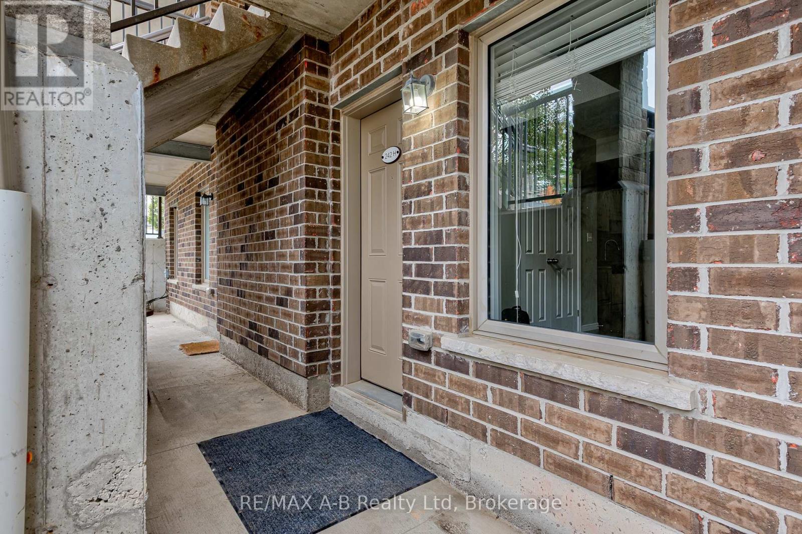 H - 242 Rachel Crescent, Kitchener, Ontario N2R 0E1 - Photo 27 - X13858694