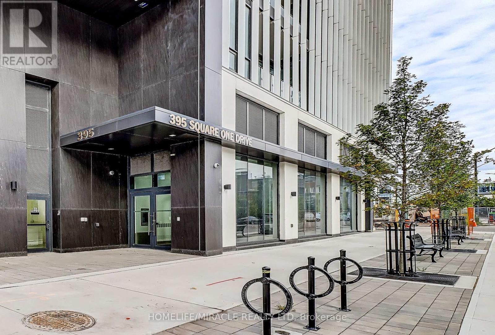 2211 - 395 Square One Drive, Mississauga, Ontario  L5B 0P6 - Photo 2 - W13858658