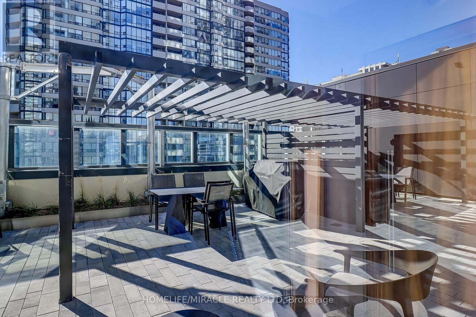 2211 - 395 Square One Drive, Mississauga, Ontario  L5B 0P6 - Photo 6 - W13858658