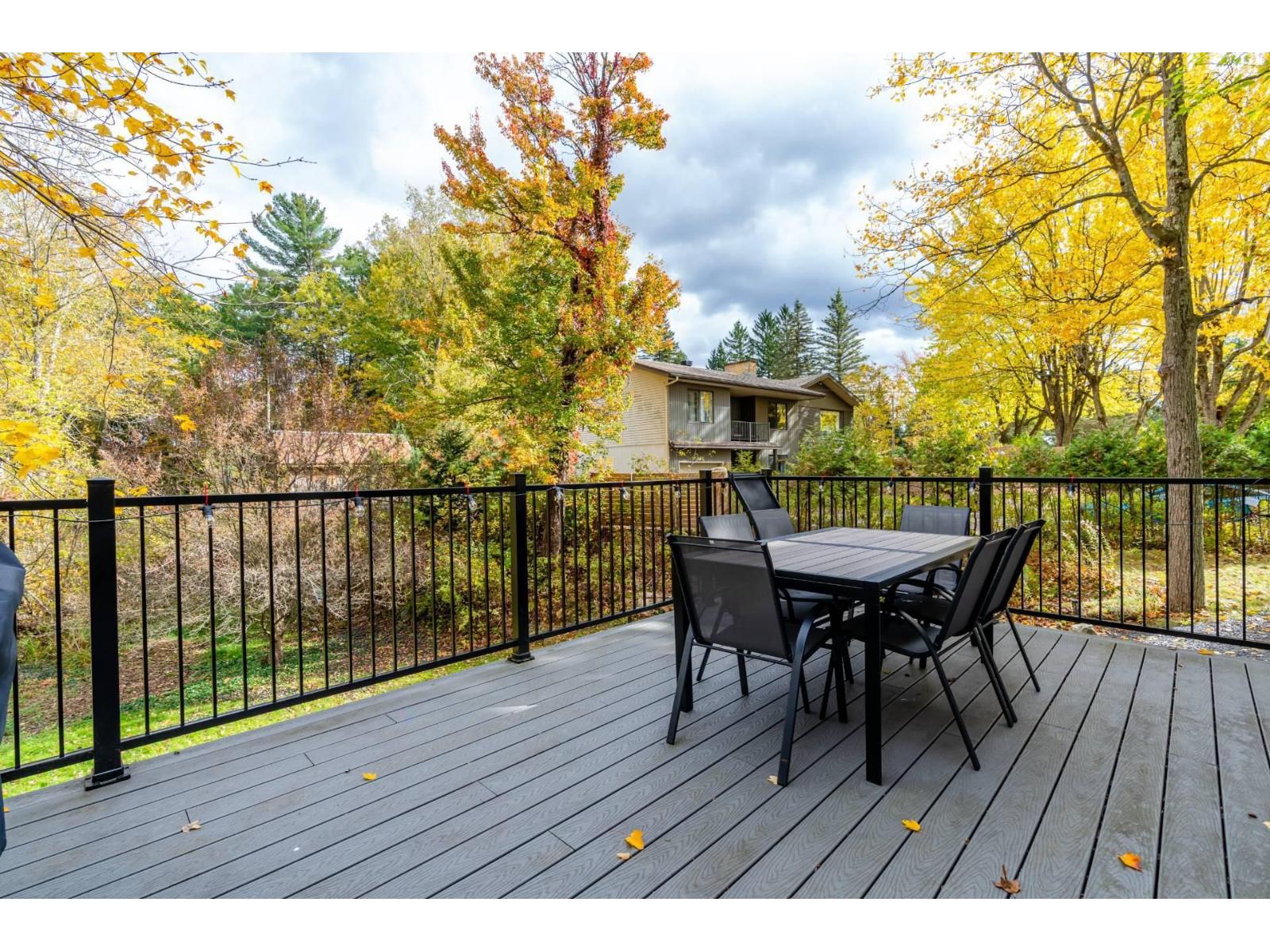 412 Ch. Lakeside Lac-Brome Quebec Canada J0E1R0 3