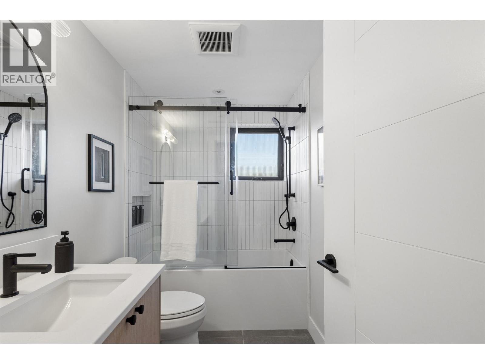 3 2017 E 23rd Avenue, Vancouver, British Columbia  V5N 2T9 - Photo 14 - R3171225