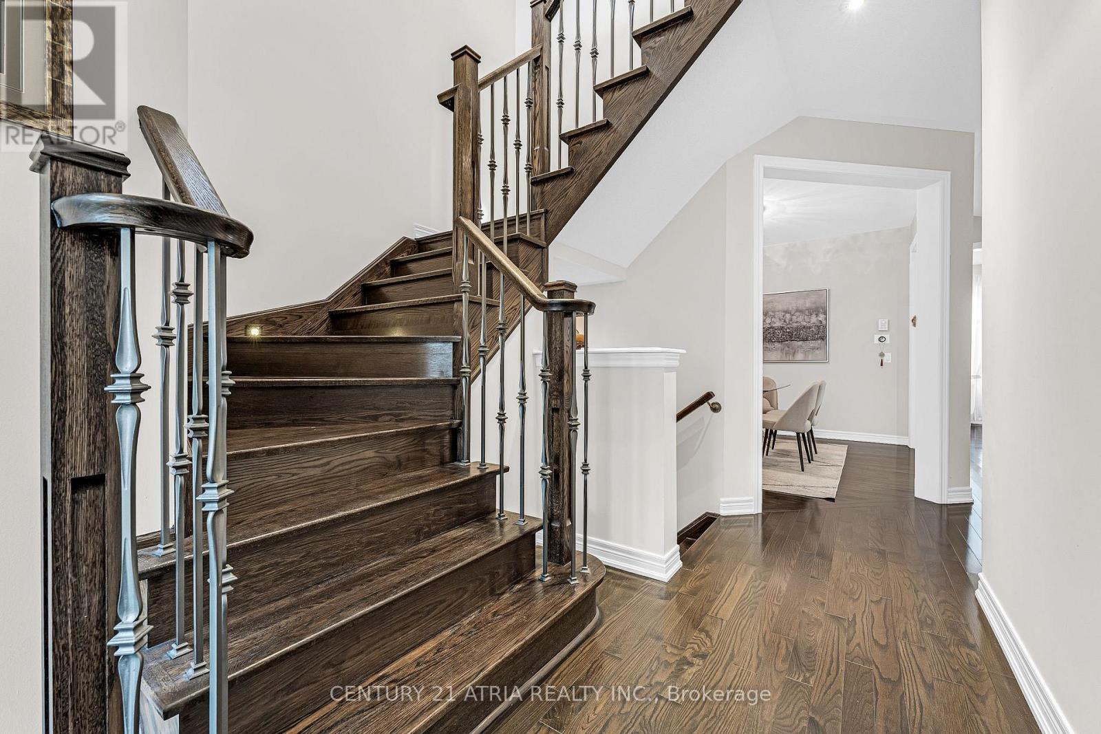 468 Kwapis Boulevard, Newmarket, Ontario  L3X 3K5 - Photo 3 - N13854220