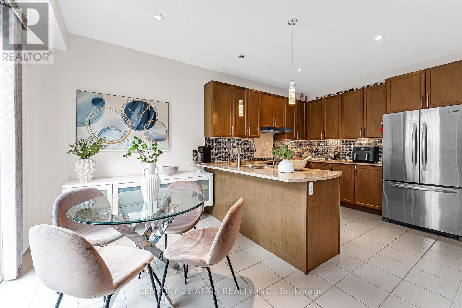 468 Kwapis Boulevard, Newmarket, Ontario  L3X 3K5 - Photo 6 - N13854220