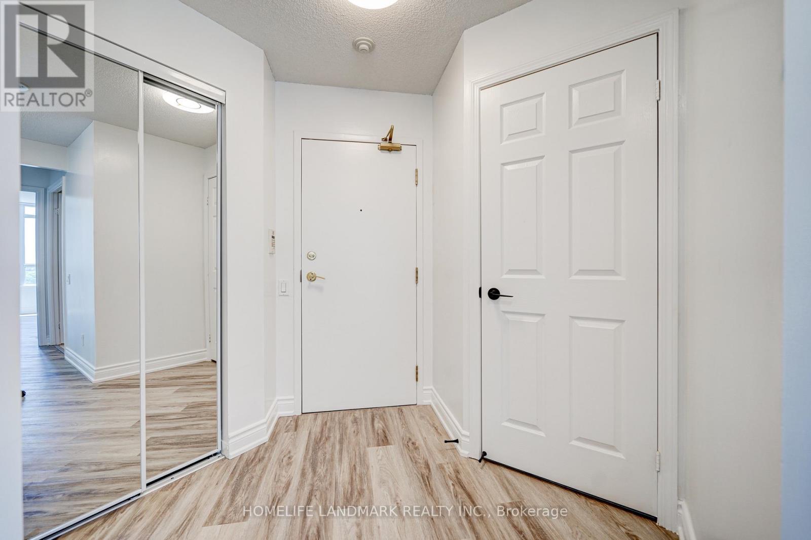 1006 - 8 Hillcrest Avenue, Toronto, Ontario  M2N 6Y6 - Photo 1 - C13858730