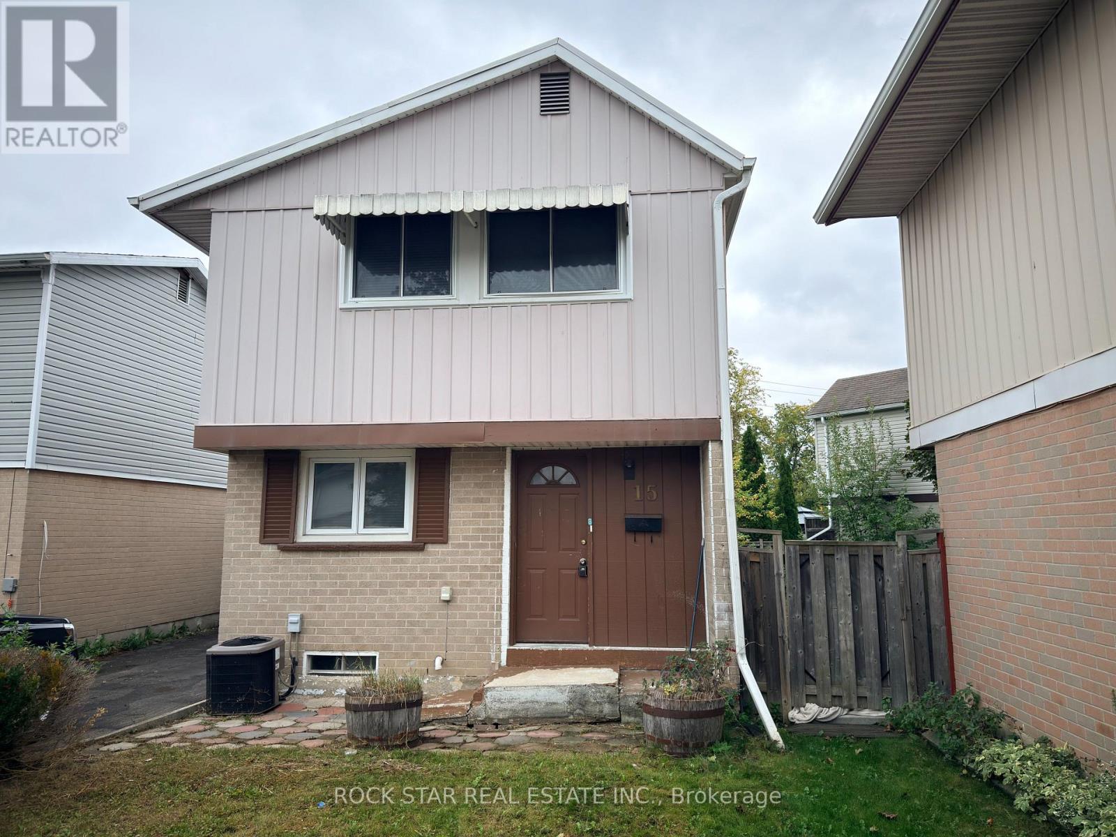 UPPER - 15 HARDCASTLE COURT, Brampton, Ontario