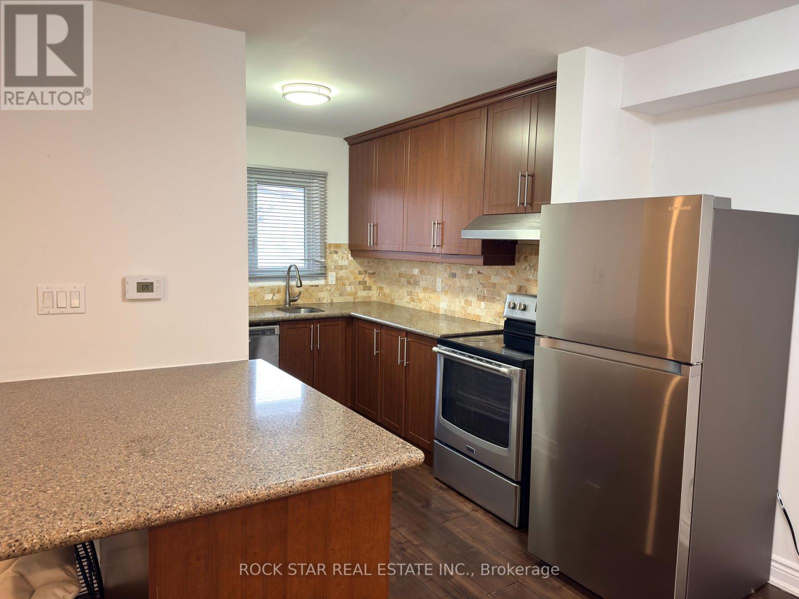 Upper - 15 Hardcastle Court, Brampton, Ontario  L6S 2B2 - Photo 6 - W13858772