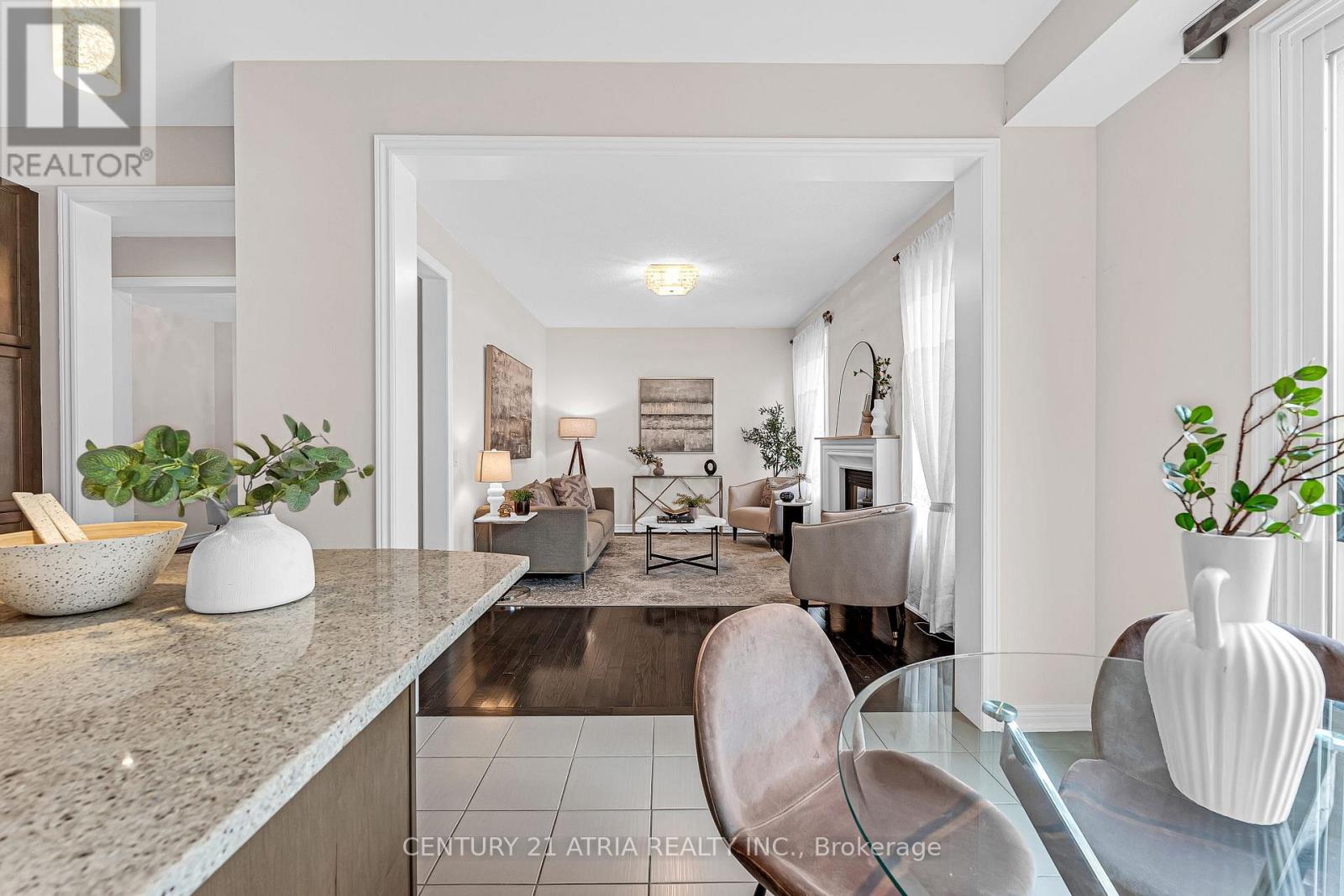 468 Kwapis Boulevard, Newmarket, Ontario  L3X 3K5 - Photo 7 - N13854220