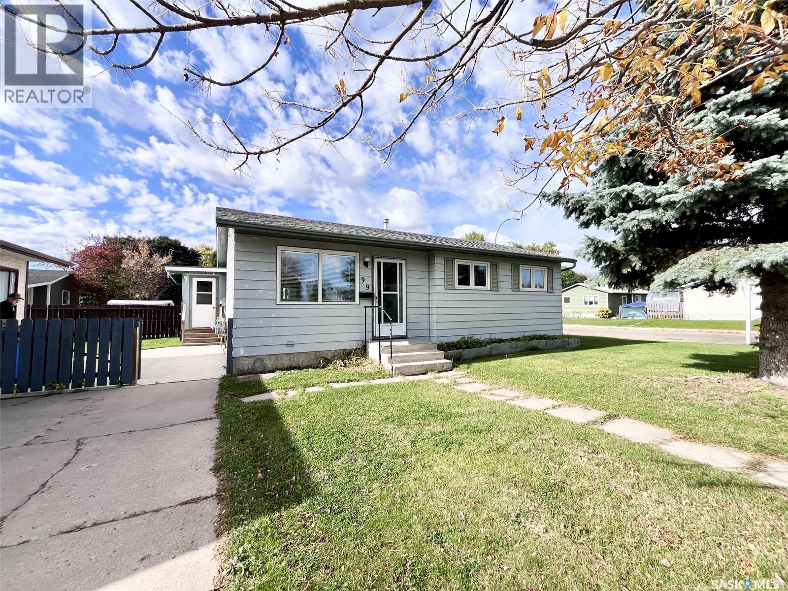 99 Bowerman CRESCENT, Prince Albert, Saskatchewan