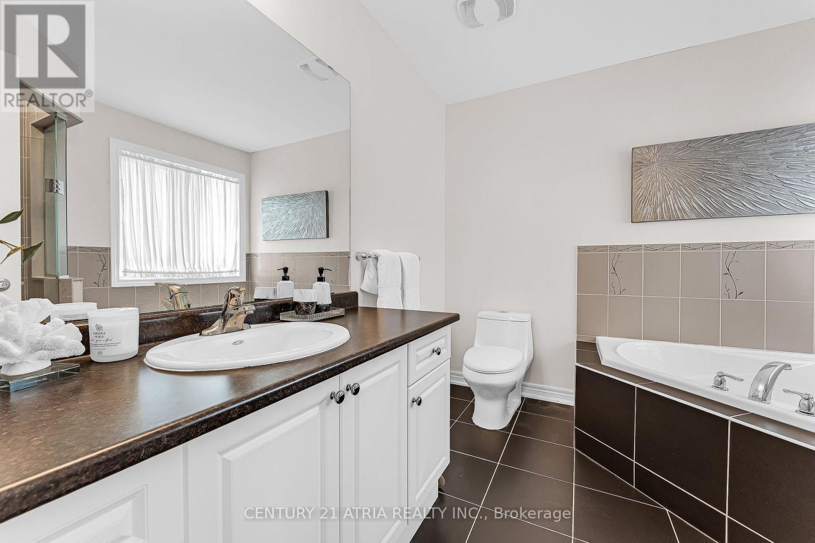 468 Kwapis Boulevard, Newmarket, Ontario  L3X 3K5 - Photo 23 - N13854220