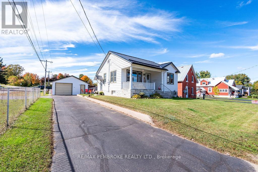 53 Doran Street, Petawawa, Ontario K8H 1R1 - Photo 2 - X13858808