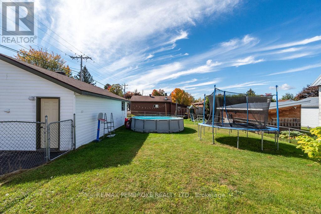 53 Doran Street, Petawawa, Ontario  K8H 1R1 - Photo 35 - X13858808