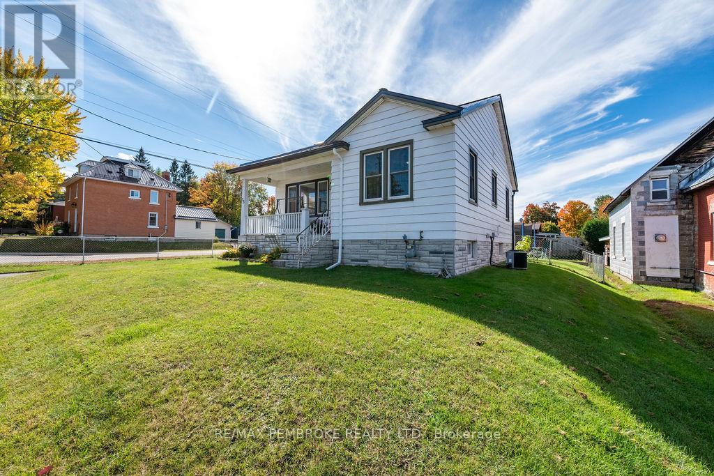 53 Doran Street, Petawawa, Ontario K8H 1R1 - Photo 4 - X13858808