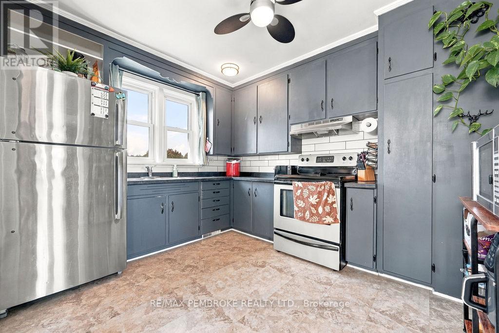 53 Doran Street, Petawawa, Ontario  K8H 1R1 - Photo 8 - X13858808