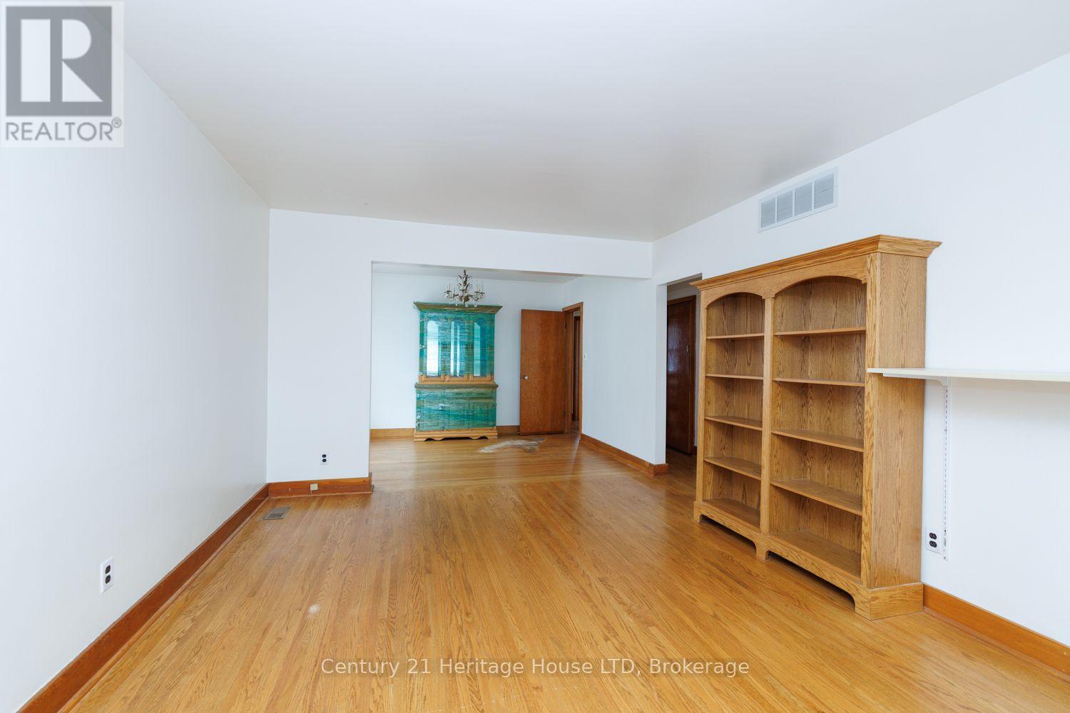 6791 Dunn Street, Niagara Falls, Ontario  L2G 2R3 - Photo 11 - X13858792