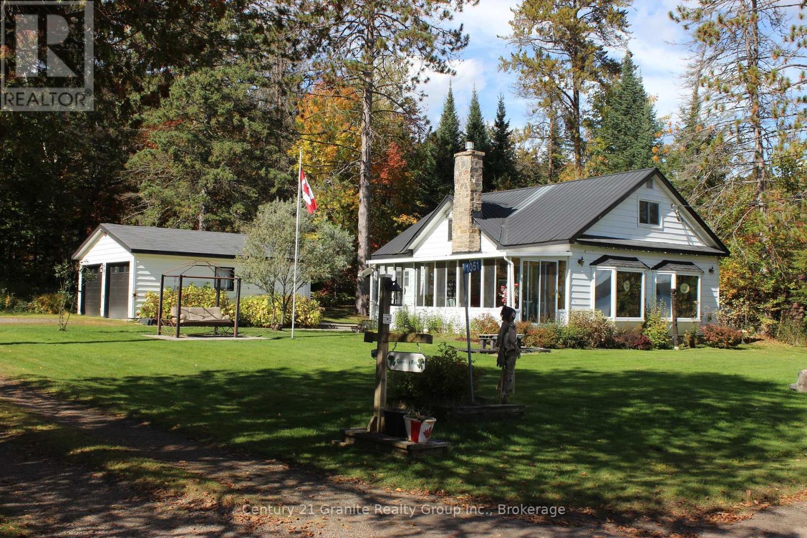 1051 HALLS LAKE ROAD, Algonquin Highlands, Ontario