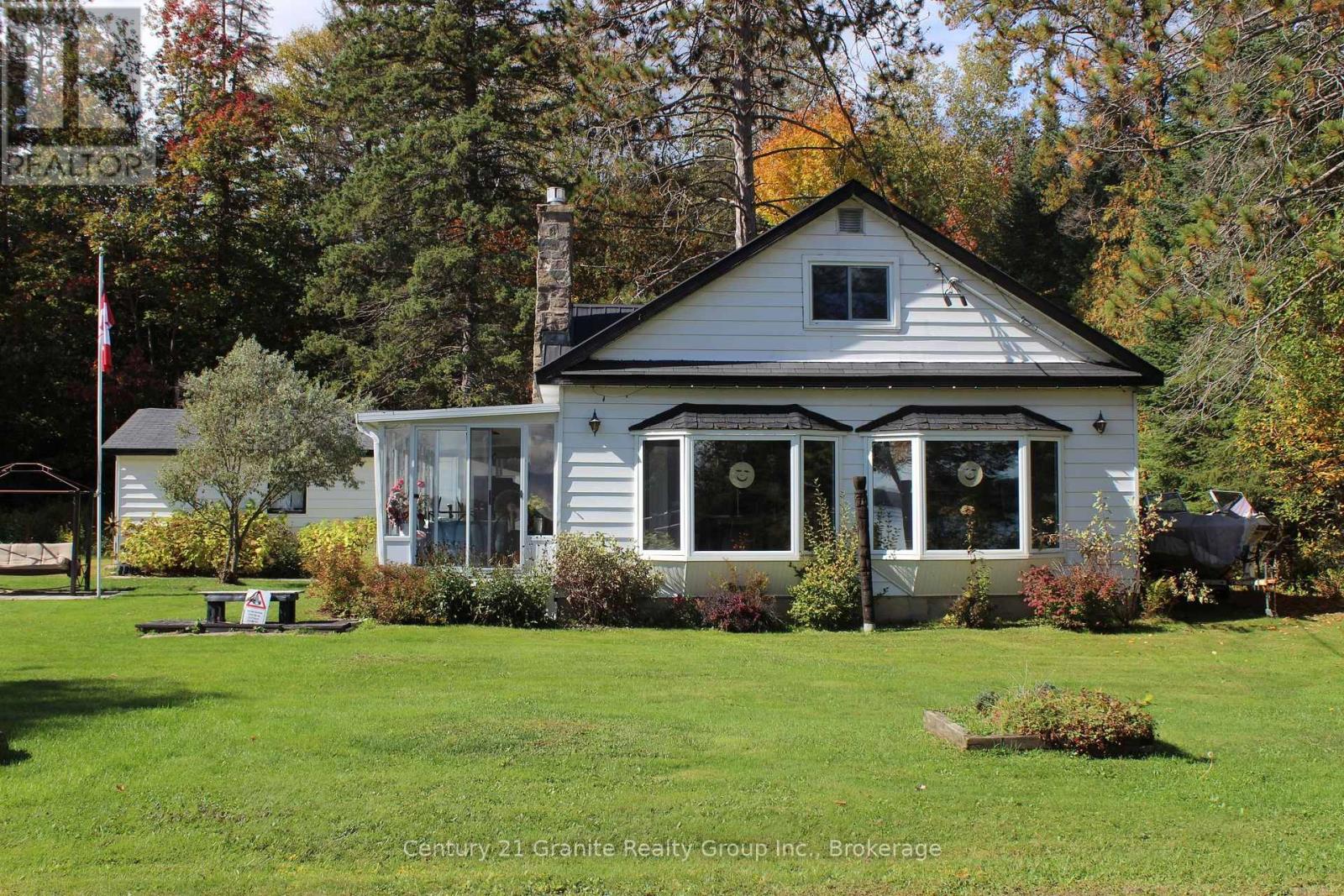 1051 Halls Lake Road, Algonquin Highlands, Ontario  K0M 1S0 - Photo 2 - X13858812