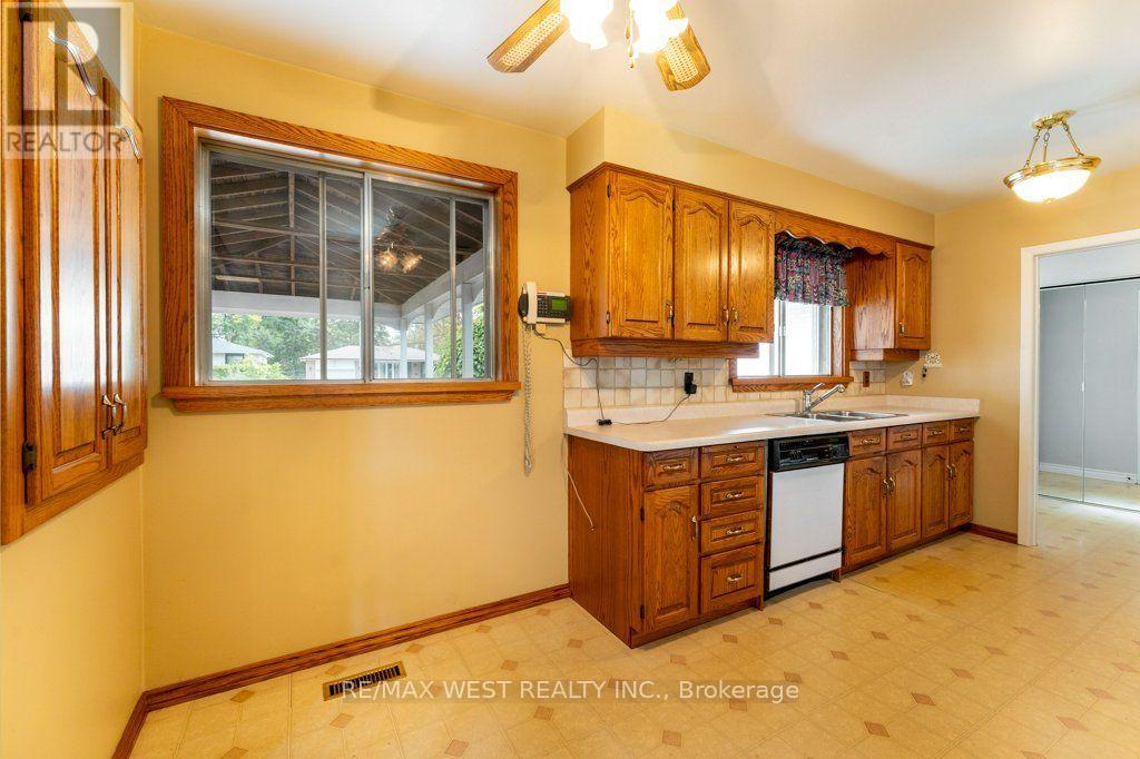38 Albacore Crescent, Toronto, Ontario M1H 2L3 - Photo 6 - E13858784