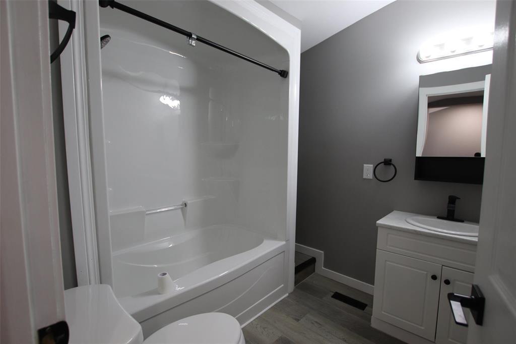 455 Larose Avenue, The Pas, Manitoba  R9A 1L4 - Photo 5 - 202624788