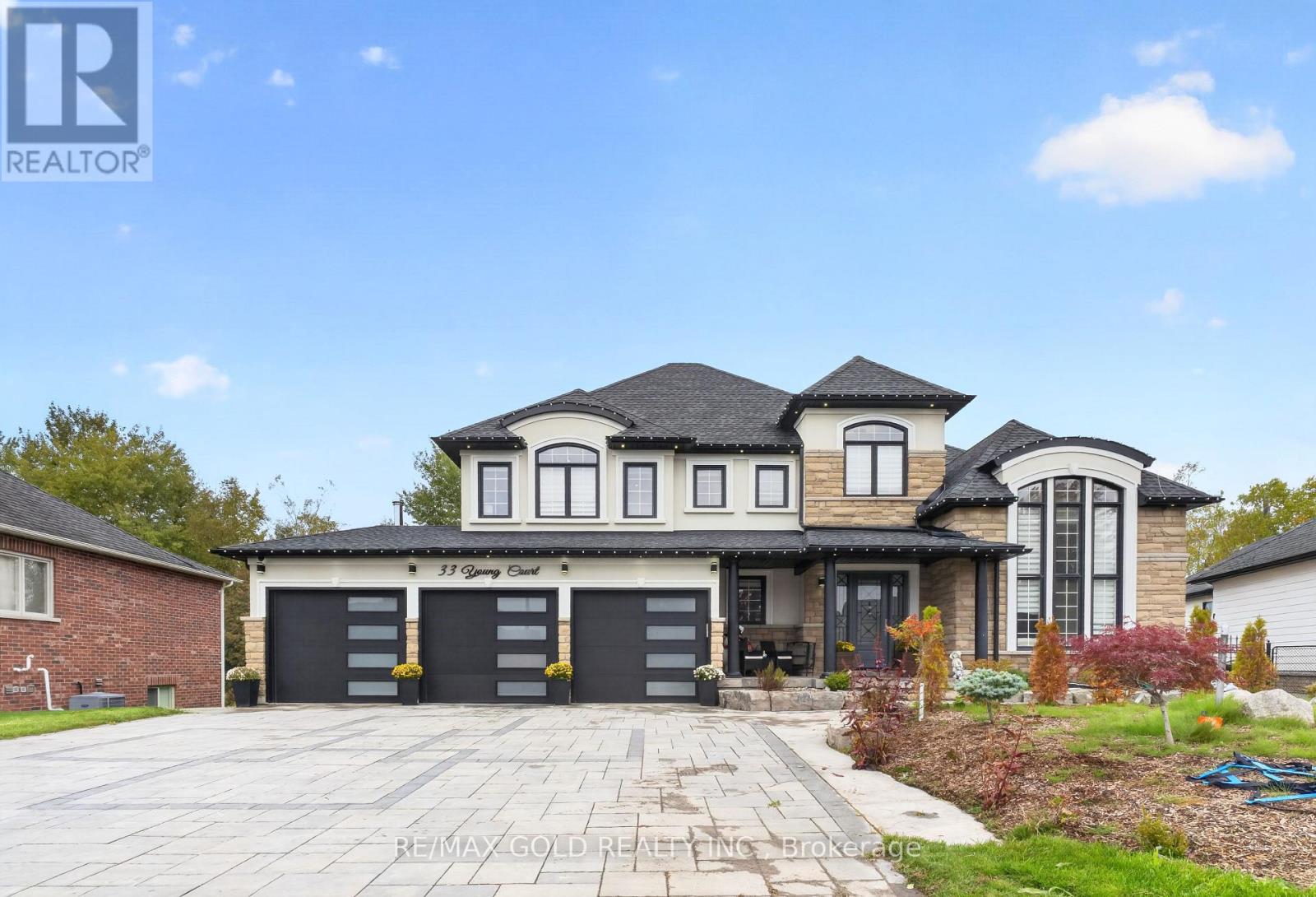 33 YOUNG COURT, Orangeville, Ontario