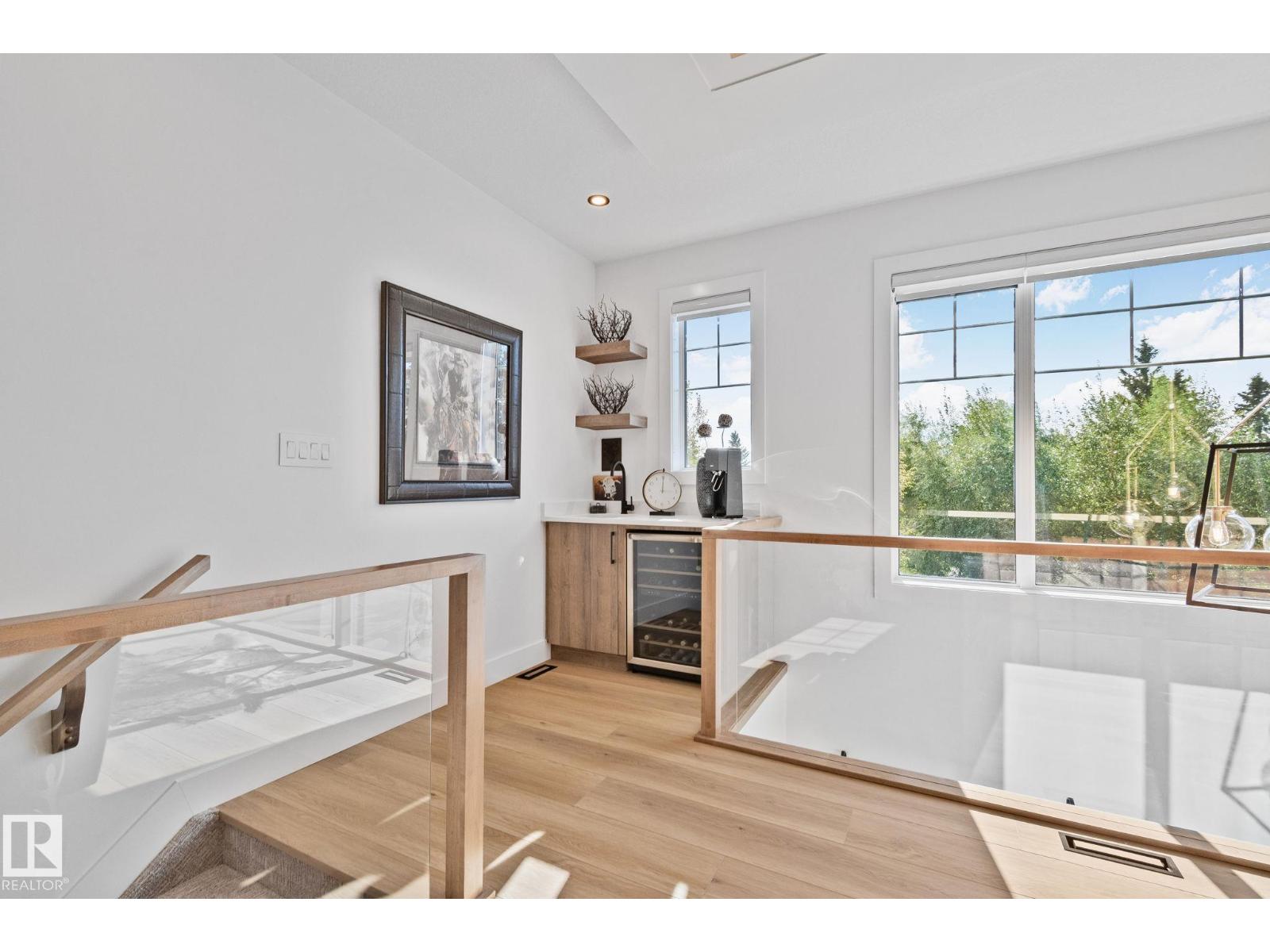 #7 20425 93 AV NW