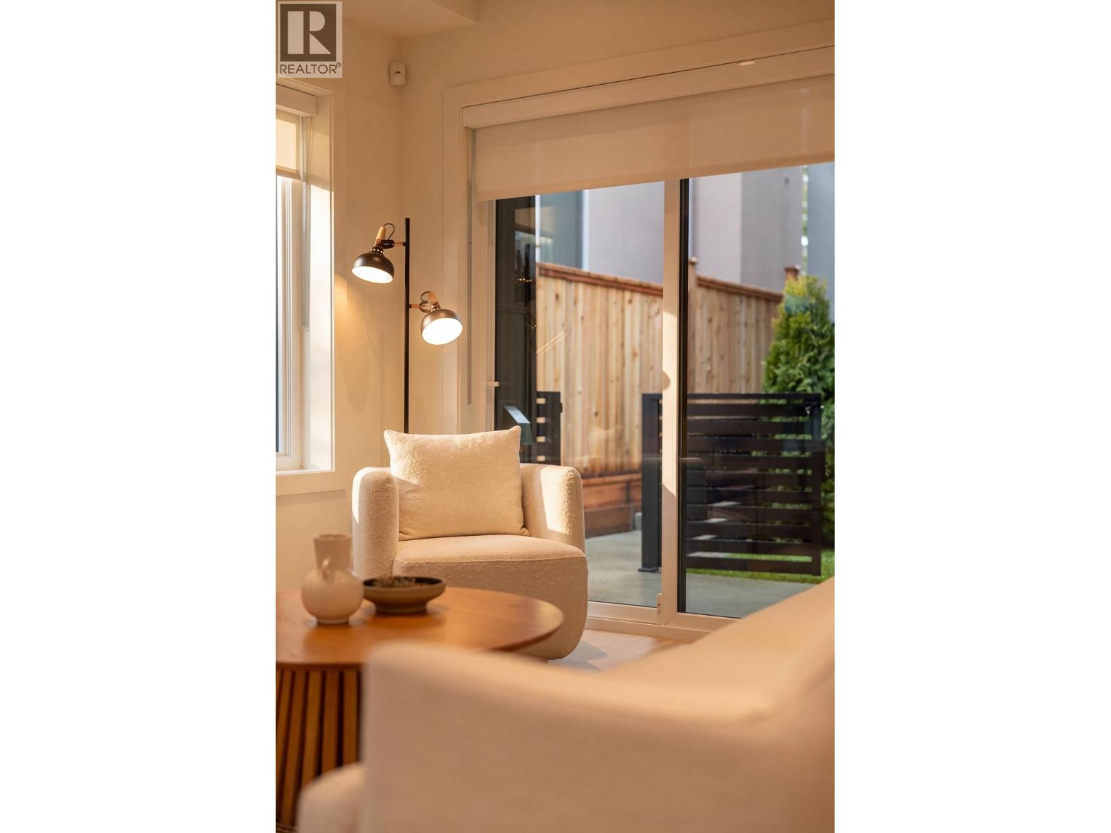 2 2539 Grant Street, Vancouver, British Columbia  V5K 3G6 - Photo 5 - R3172091