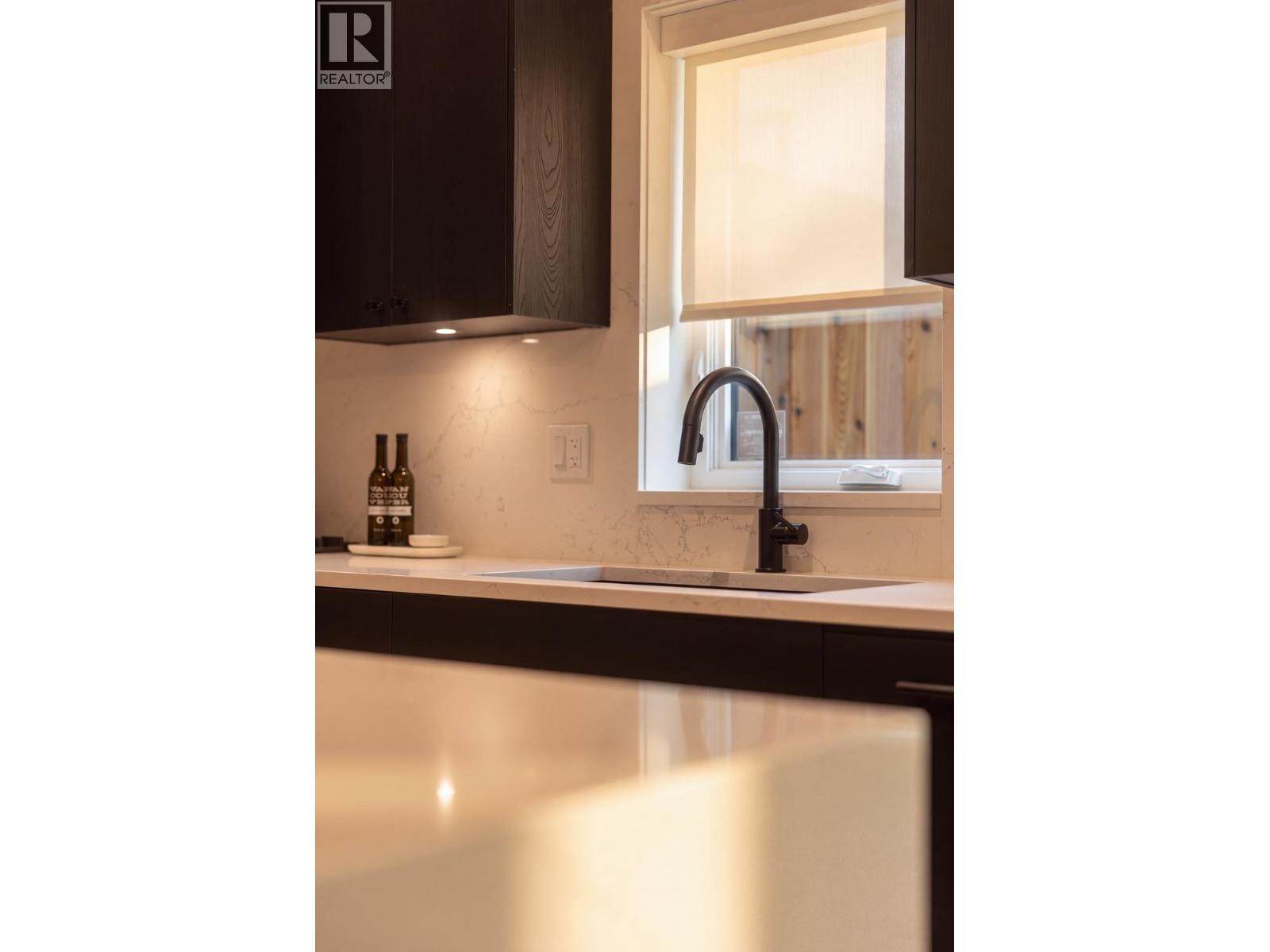 2 2539 Grant Street, Vancouver, British Columbia  V5K 3G6 - Photo 11 - R3172091