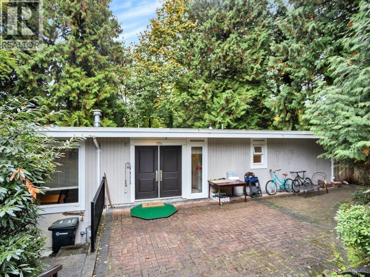 7565 Whelen Court, Burnaby, British Columbia  V5E 1X4 - Photo 1 - R3172029