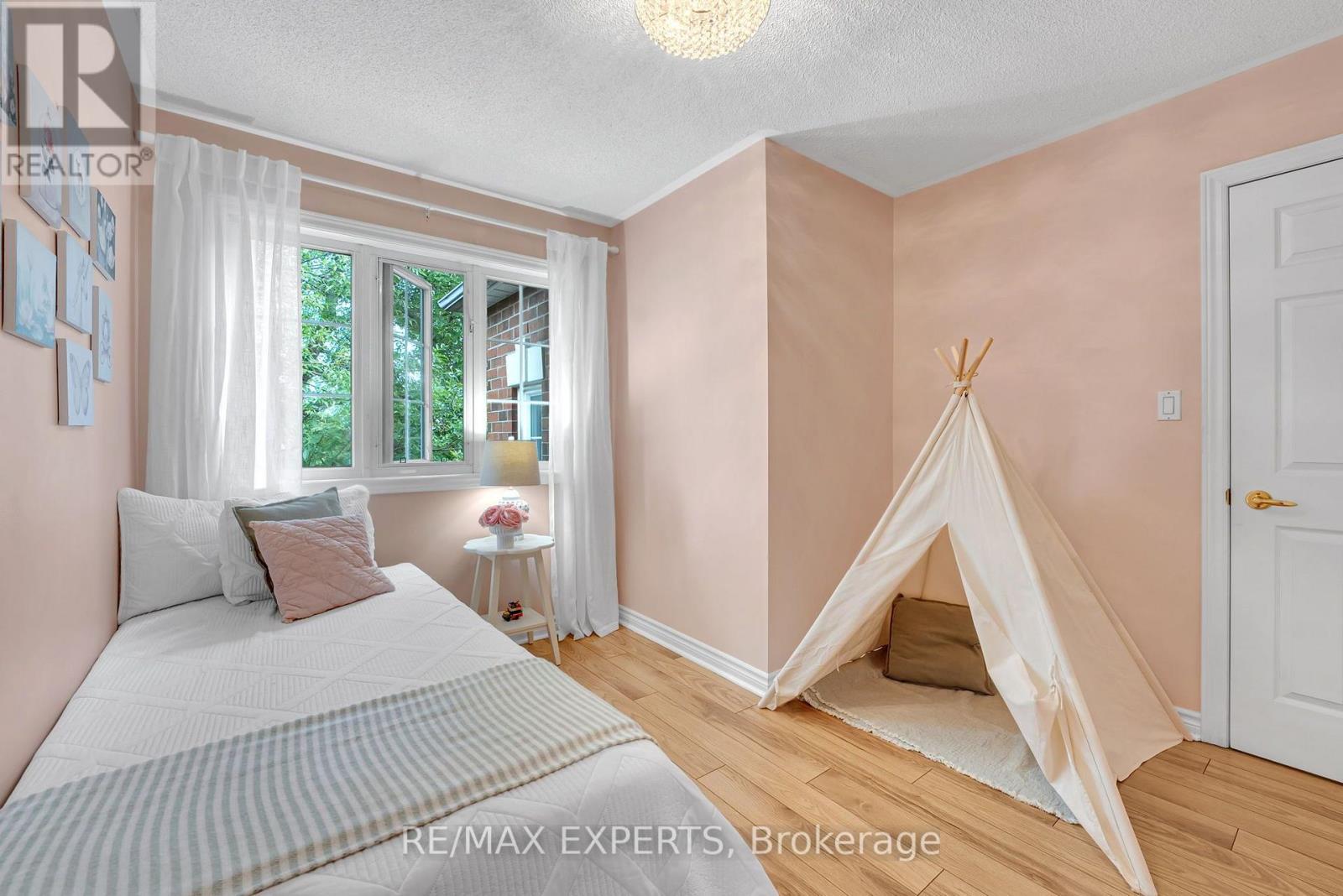 836 St Clarens Avenue, Toronto, Ontario  M6H 3X6 - Photo 23 - W13858270