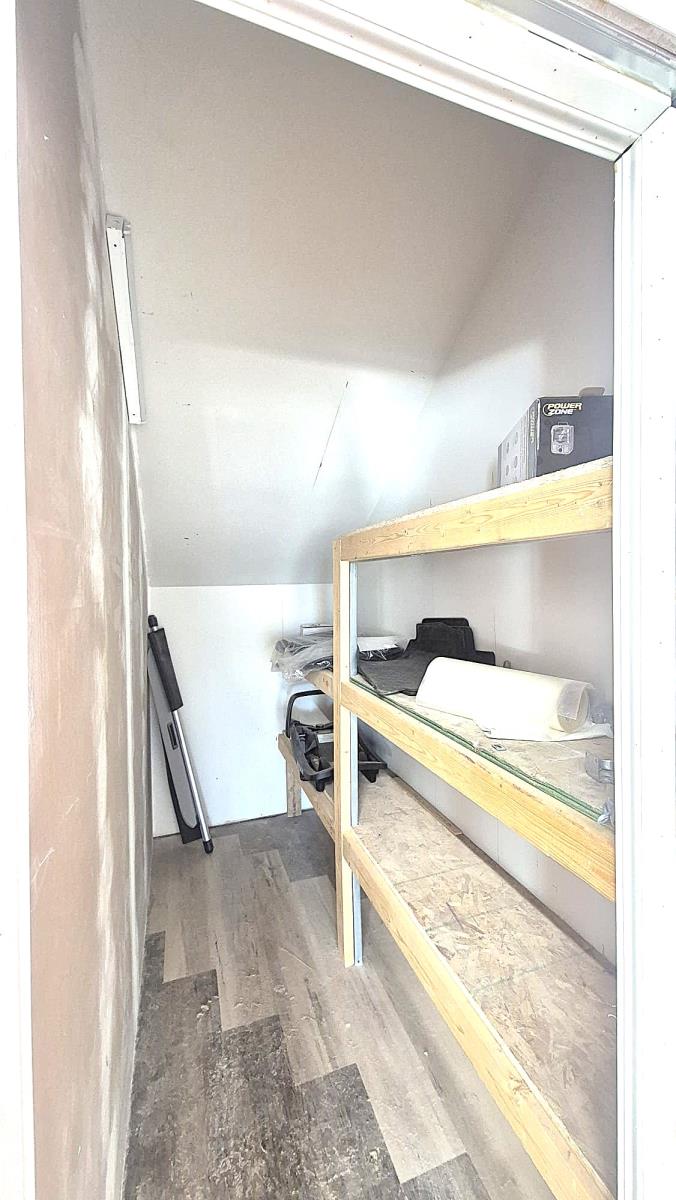 102, #102 5029 ST Lacombe