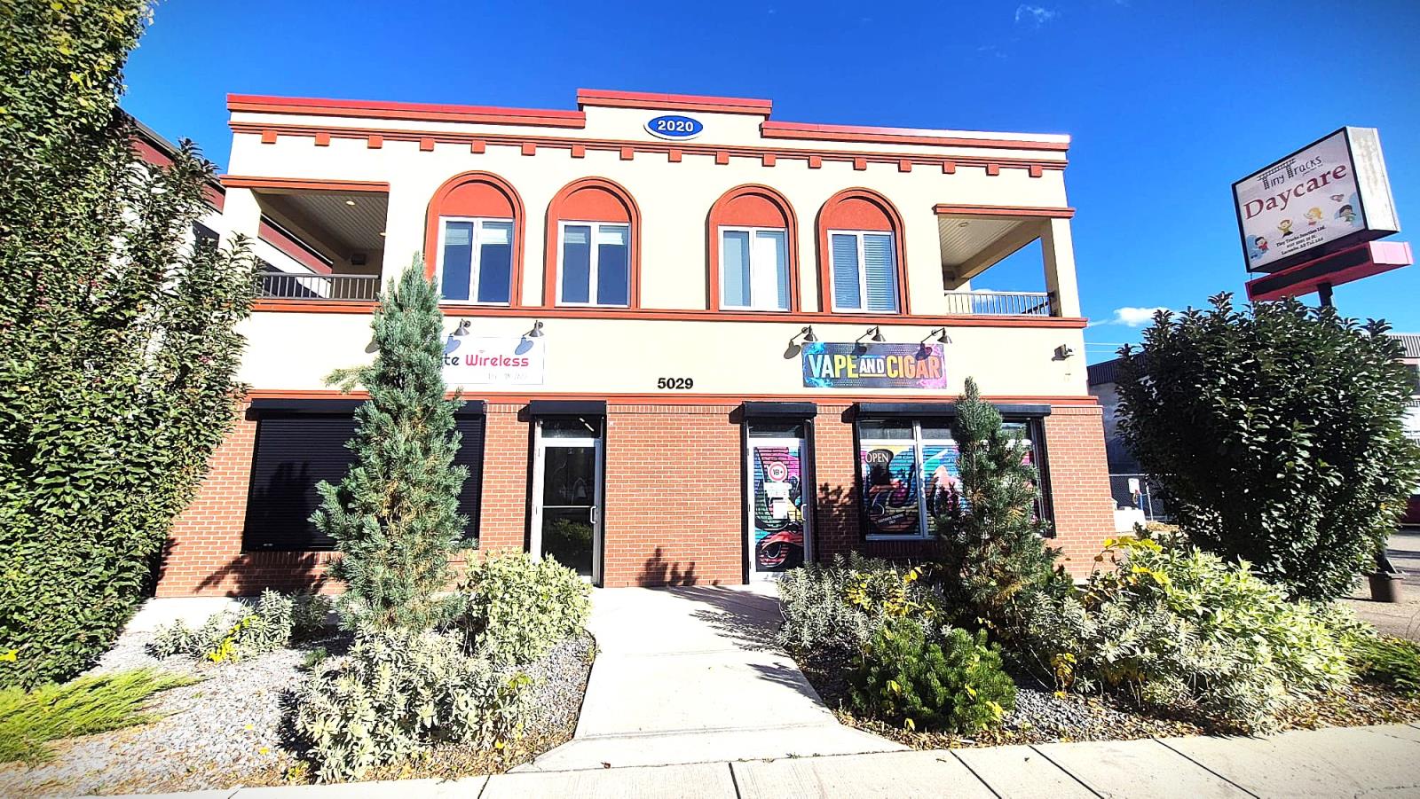 102, #102 5029 ST Lacombe