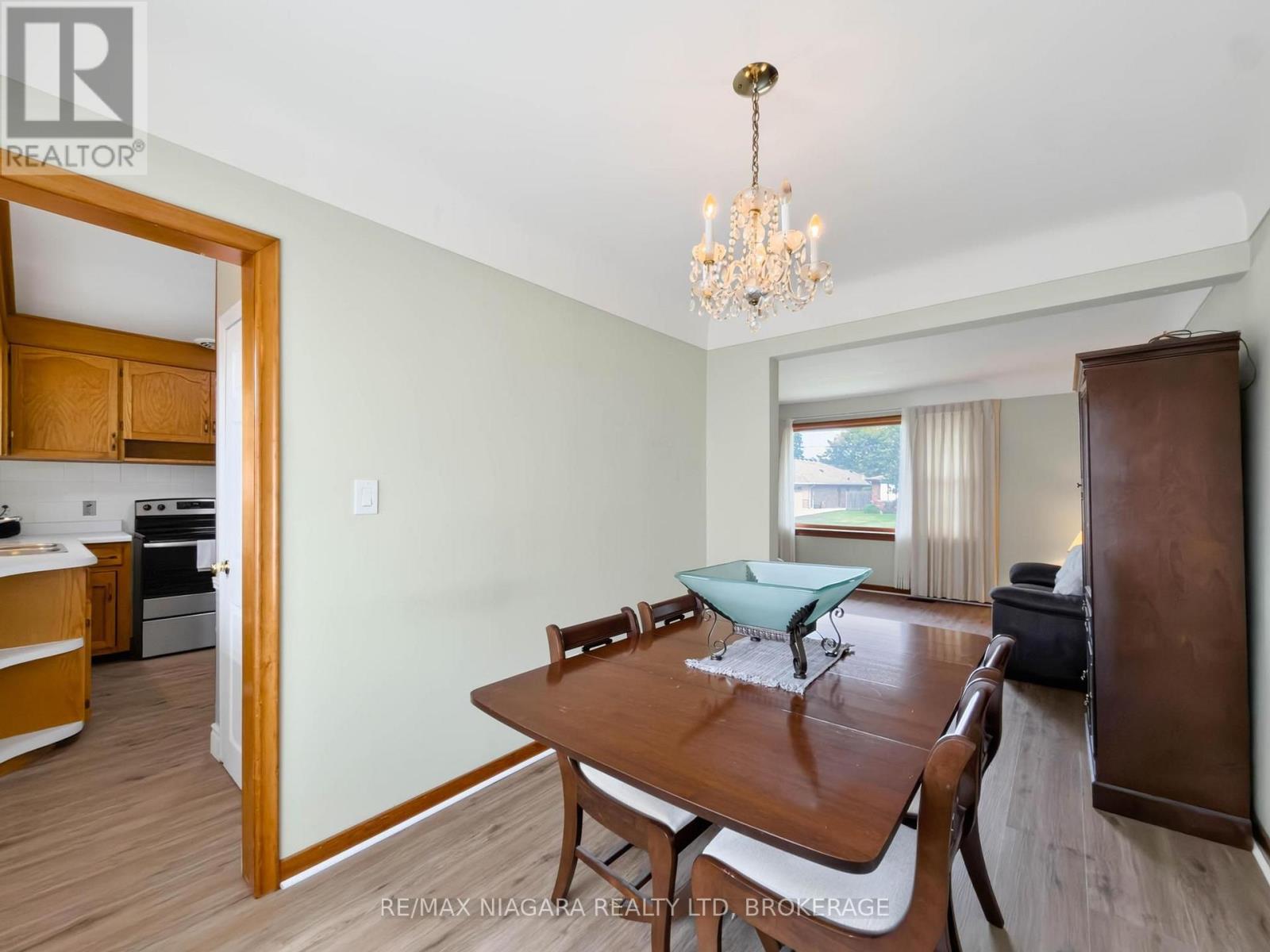 6558 O'neil Street, Niagara Falls (Stamford), Ontario L2J 1N1 - Photo 15 - X13858878