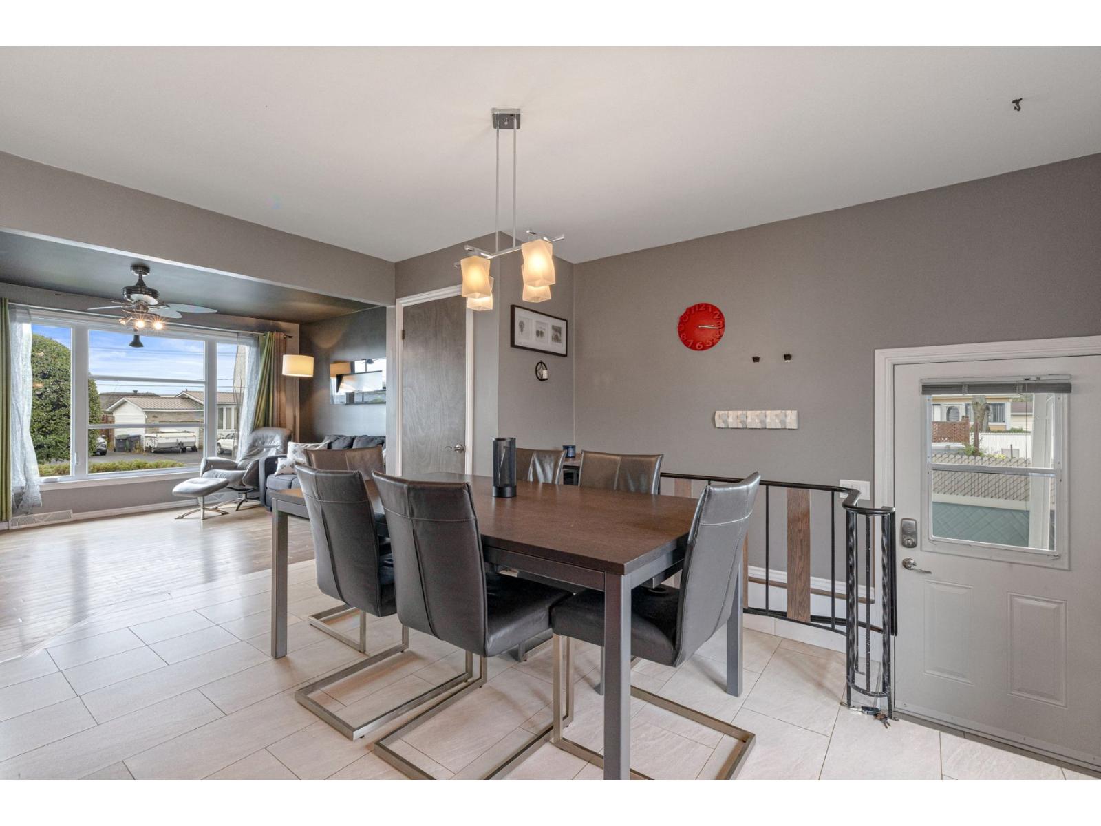 282 Rue de Carillon Saint-Jean-sur-Richelieu Quebec Canada J3B4C2 5