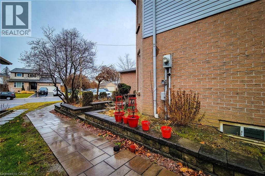 102 Bonaparte Way Unit# 2 Lower, Hamilton, Ontario  L9B 2C9 - Photo 14 - 40868728