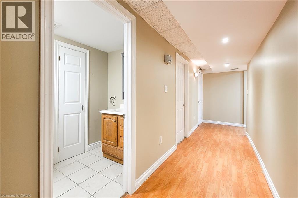 102 Bonaparte Way Unit# 2 Lower, Hamilton, Ontario  L9B 2C9 - Photo 17 - 40868728