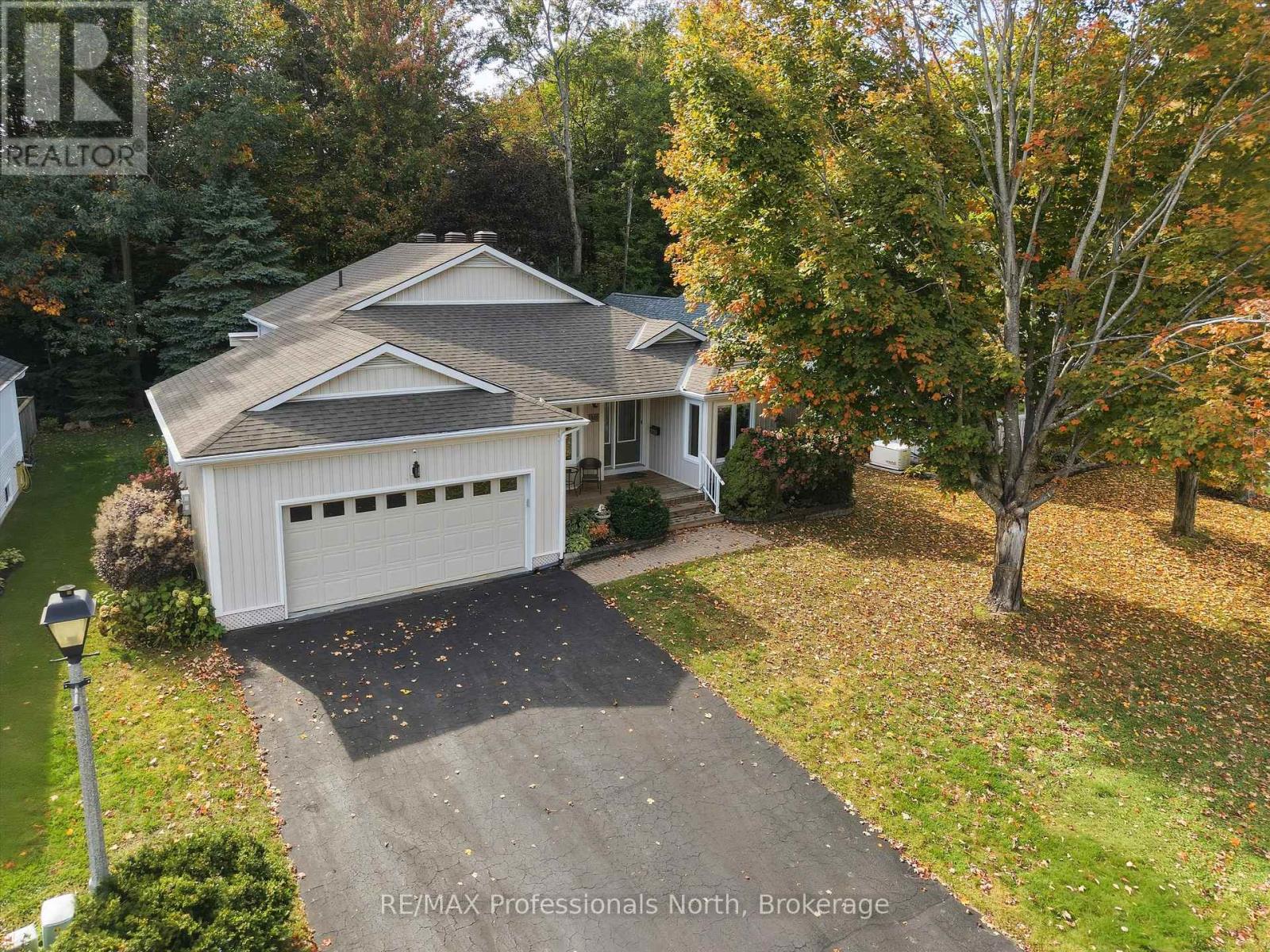 48 SPRINGWOOD CRESCENT, Gravenhurst, Ontario
