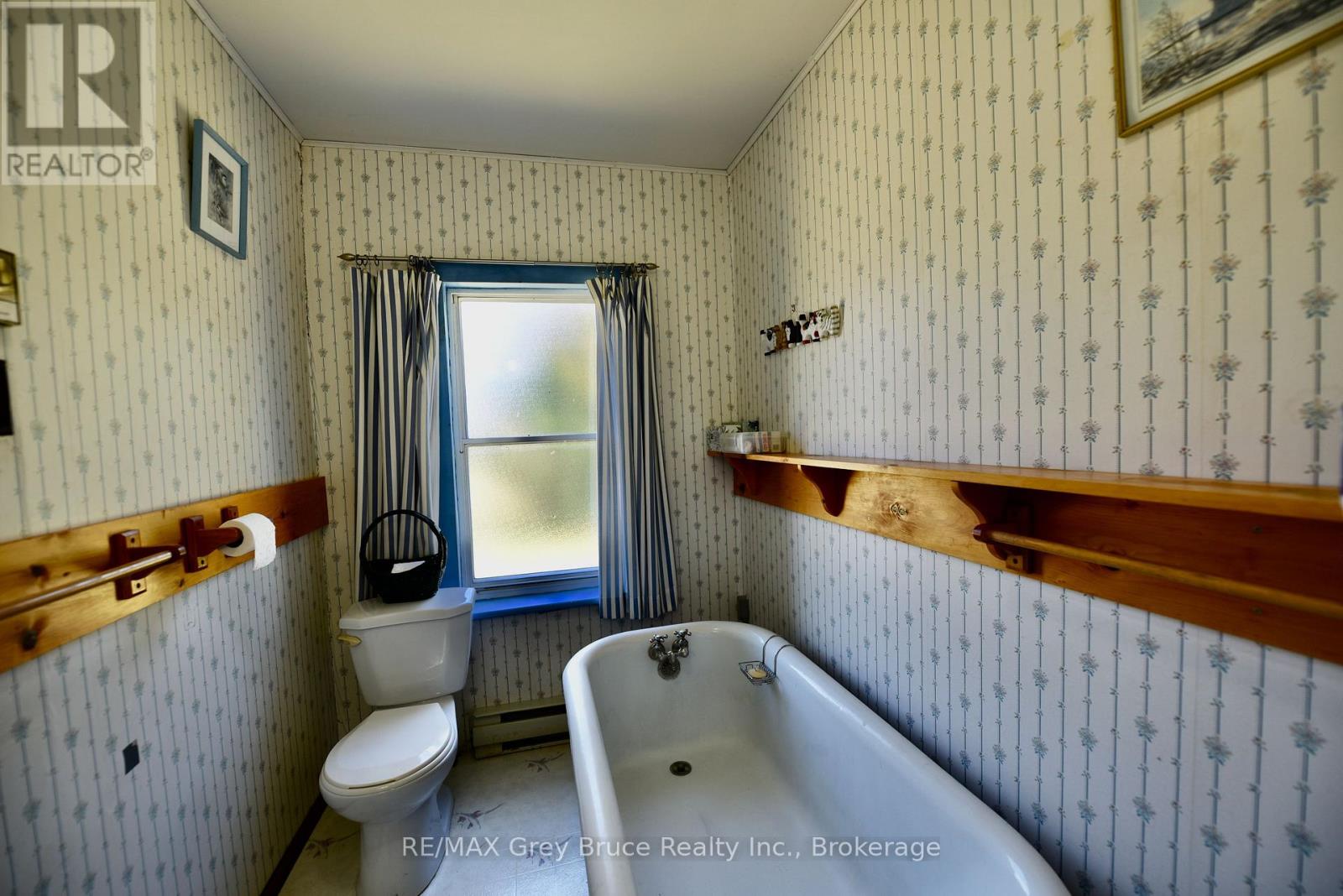 226 Bartley Drive, Northern Bruce Peninsula, Ontario N0H 1Z0 - Photo 17 - X13858852